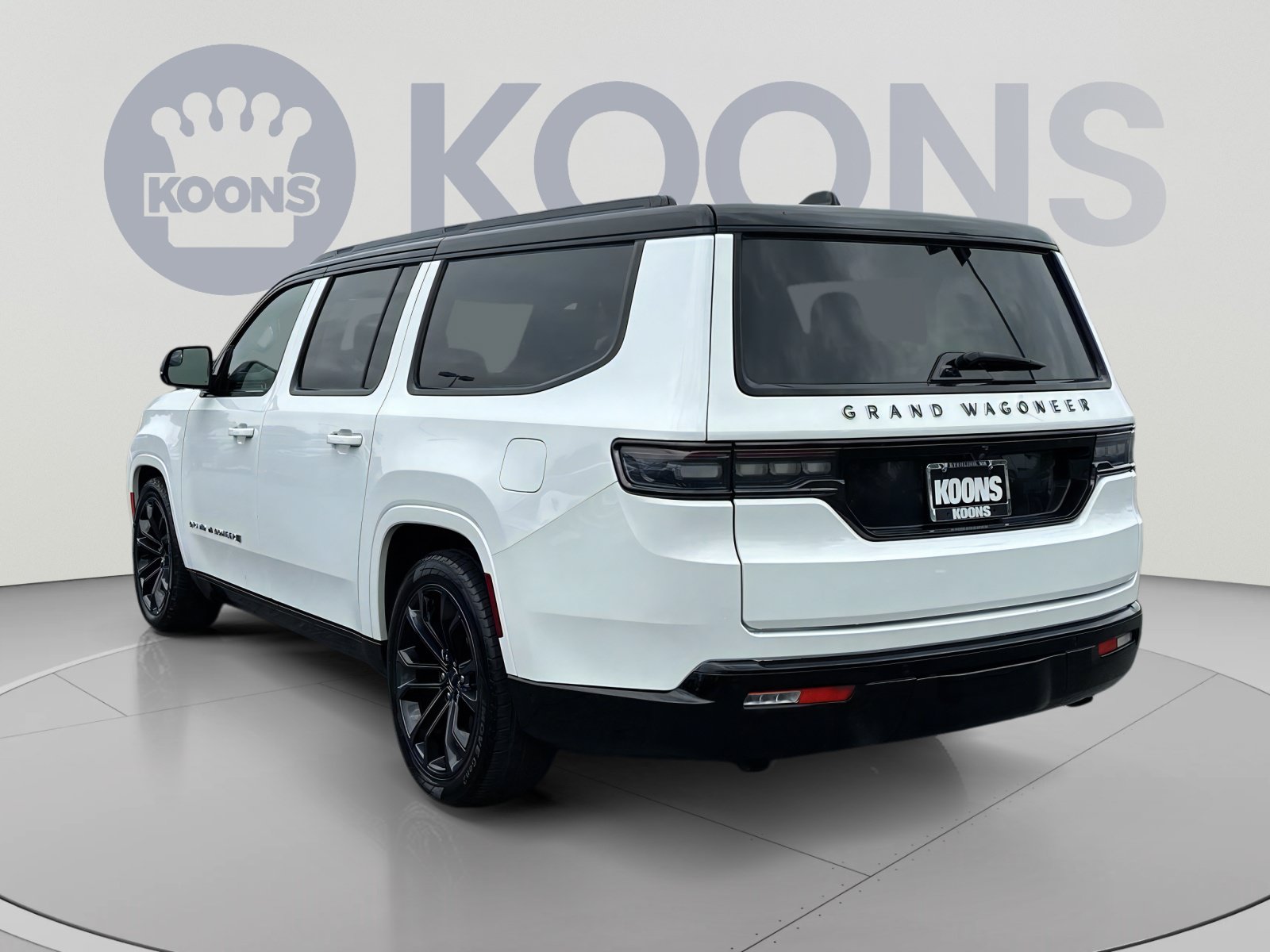 Used 2024 Jeep Grand Wagoneer L Series II w/ Quick Order Packagew 28T AWD/4WD image 8