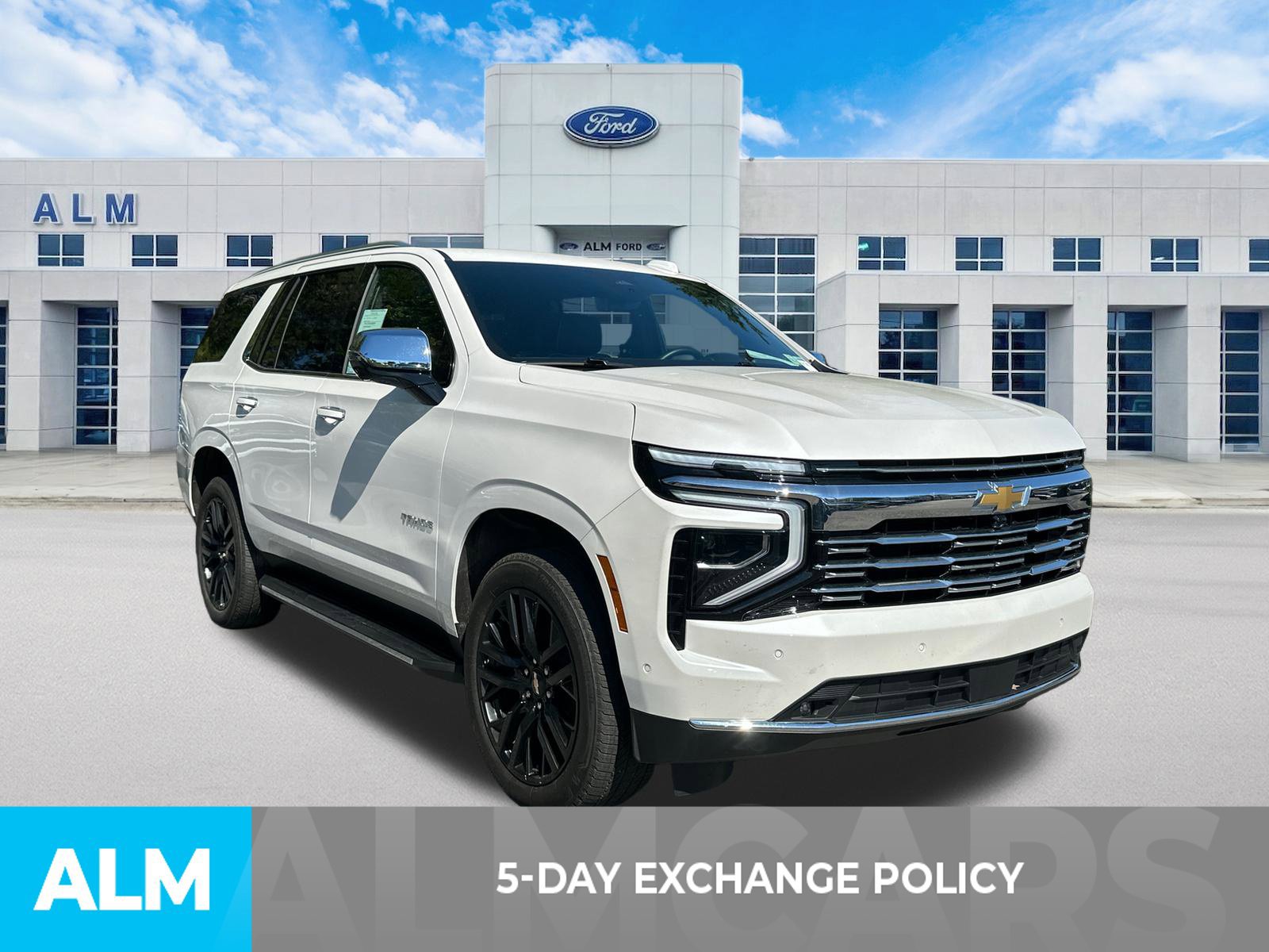 Used 2025 Chevrolet Tahoe Premier AWD/4WD image 3