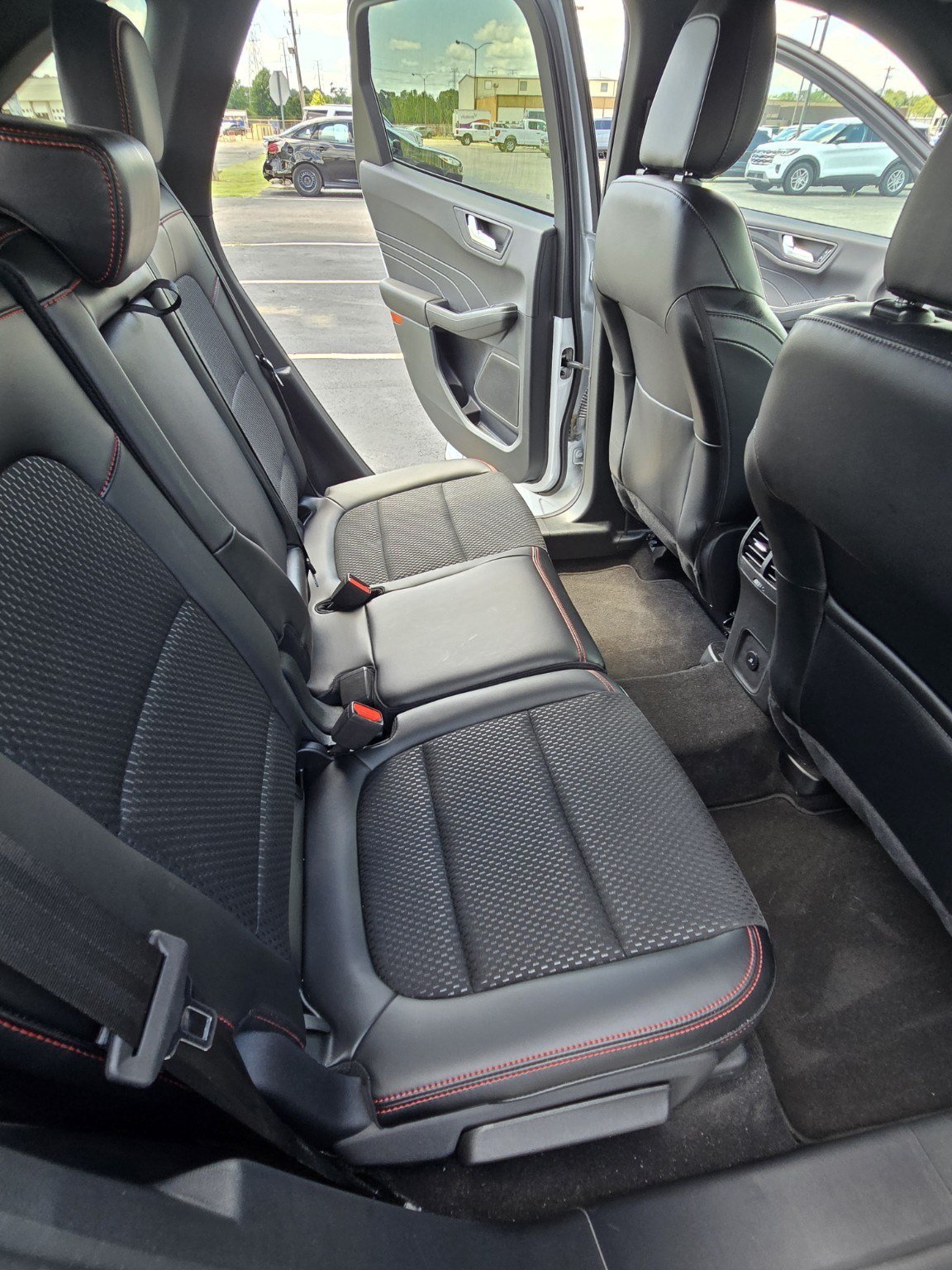 Certified 2025 Ford Escape ST-Line w/ Tech Pack #1 AWD/4WD image 15