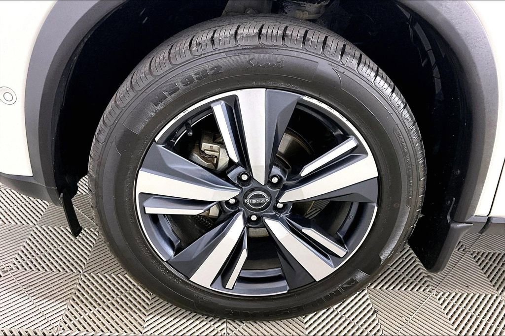 Used 2023 Nissan Rogue SL w/ SL Premium Package image 7