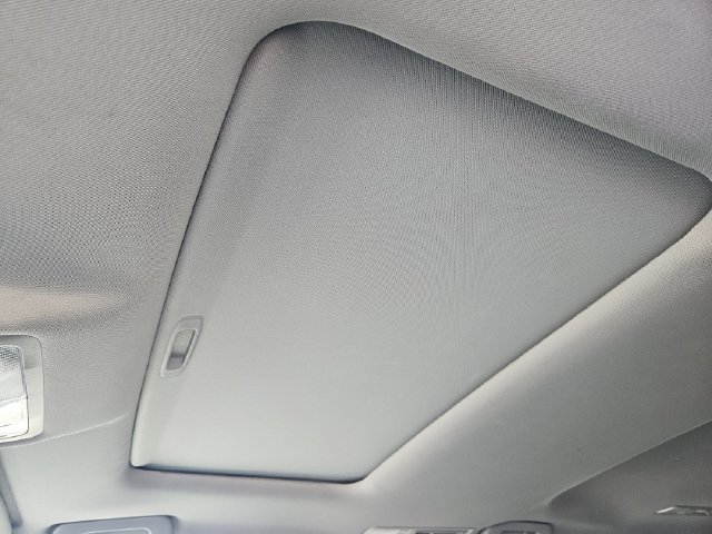 Used 2019 Toyota Highlander XLE AWD/4WD image 23