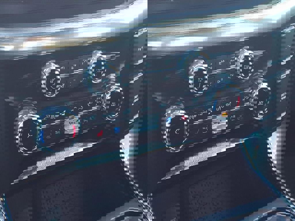 Certified 2023 Ford F150 Lariat w/ Equipment Group 502A High image 28