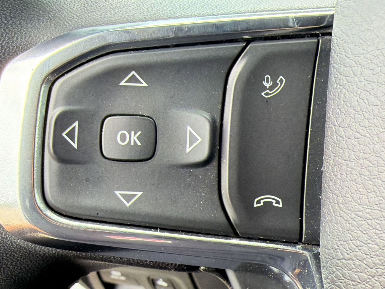 Used 2025 RAM 1500 Laramie w/ Sport Appearance Package AWD/4WD image 16