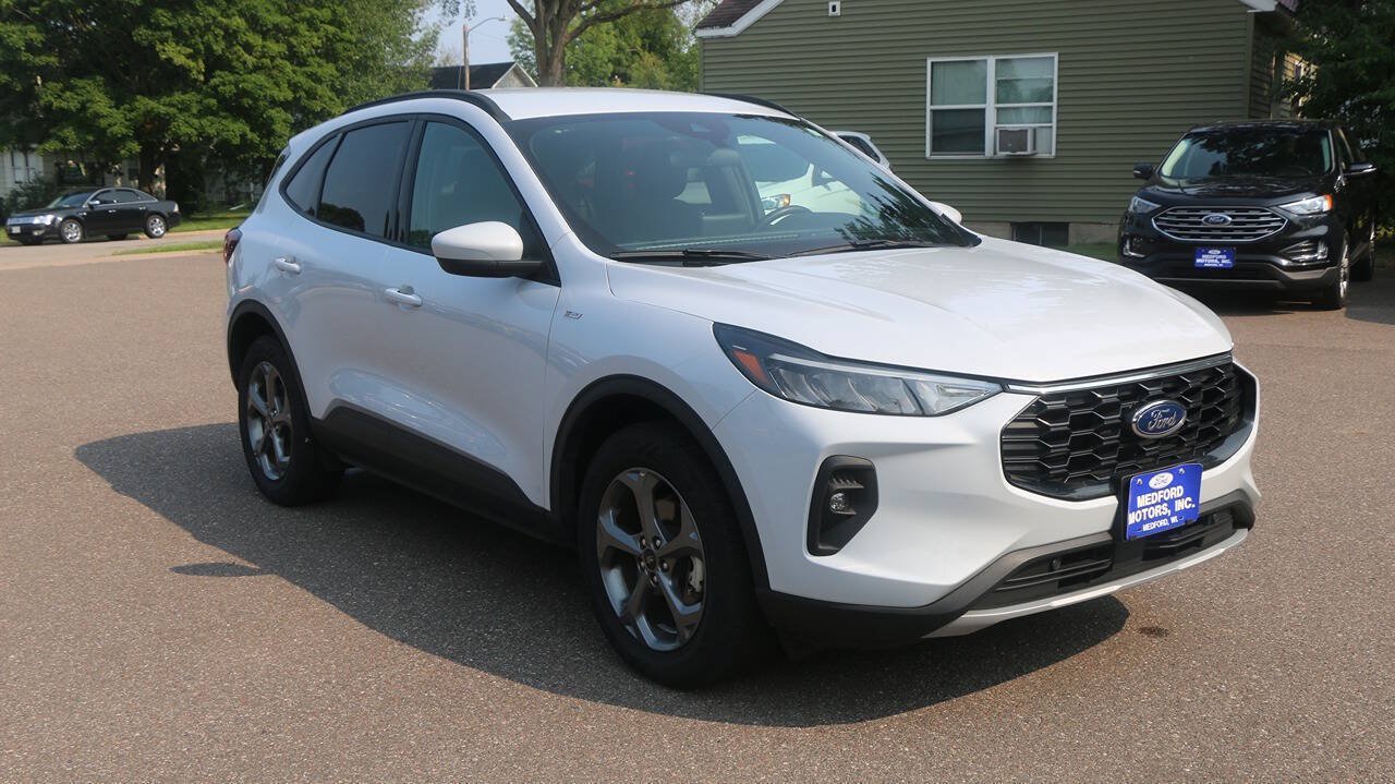 Certified 2025 Ford Escape ST-Line Select AWD/4WD image 7