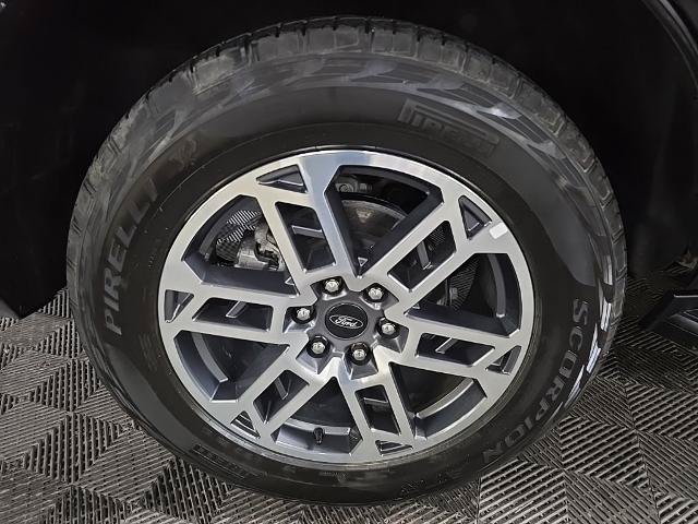 Certified 2025 Ford Expedition Active AWD/4WD image 18