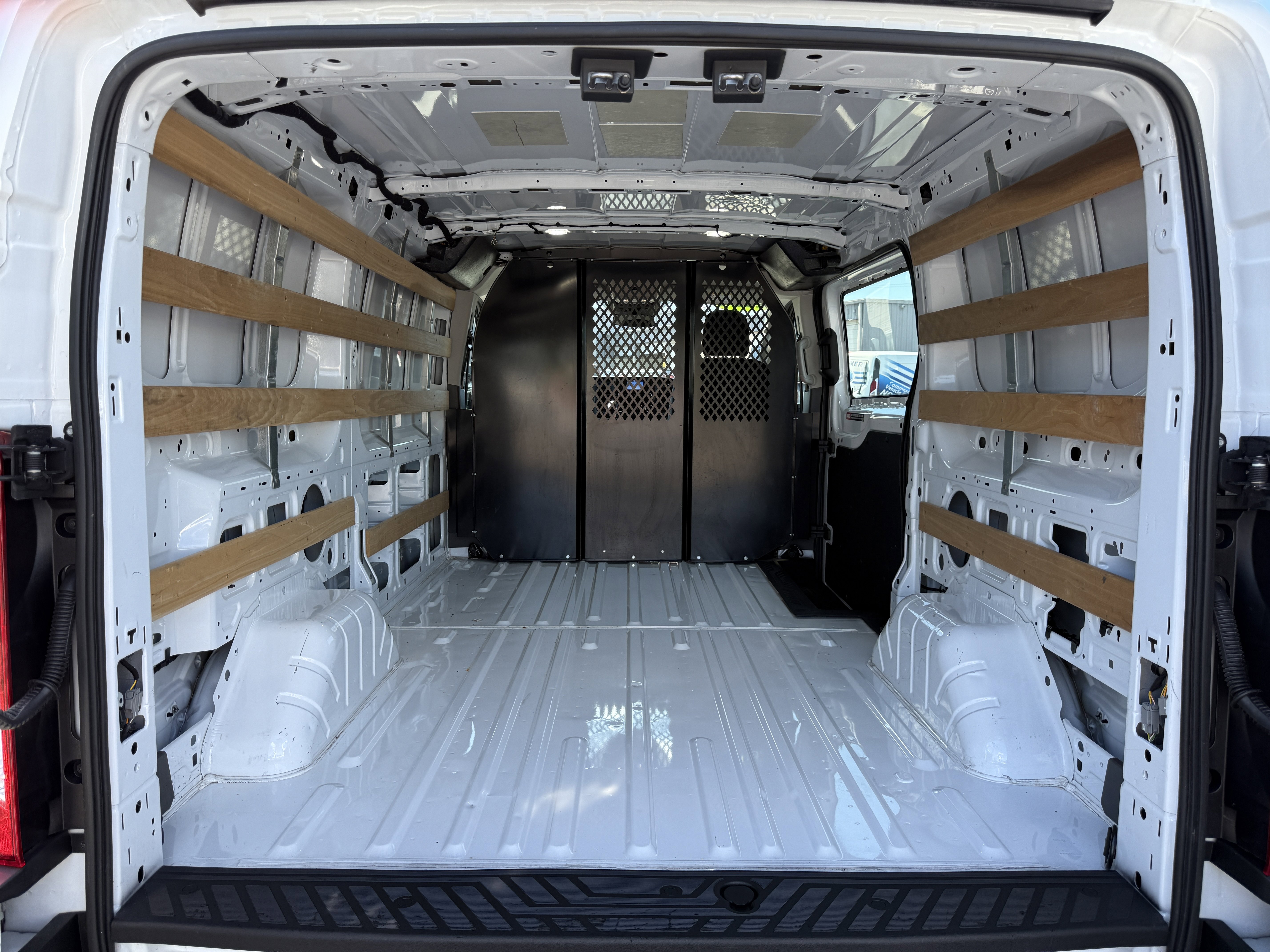 Certified 2024 Ford Transit 250 w/ Exterior Upgrade Package image 9