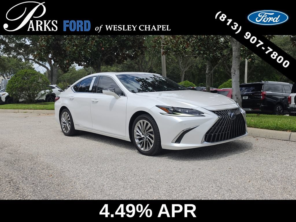 Used 2022 Lexus ES 300h Ultra Luxury w/ Accessory Package 2