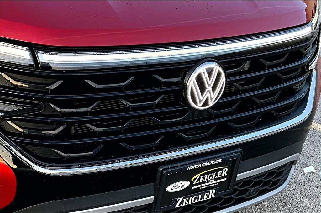 Used 2024 Volkswagen Atlas Cross Sport SE w/ Panoramic Sunroof Package image 30