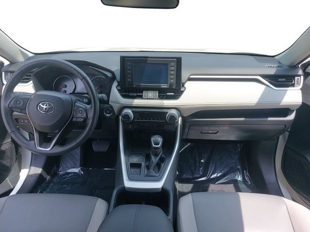 Used 2022 Toyota RAV4 XLE Premium FWD image 9