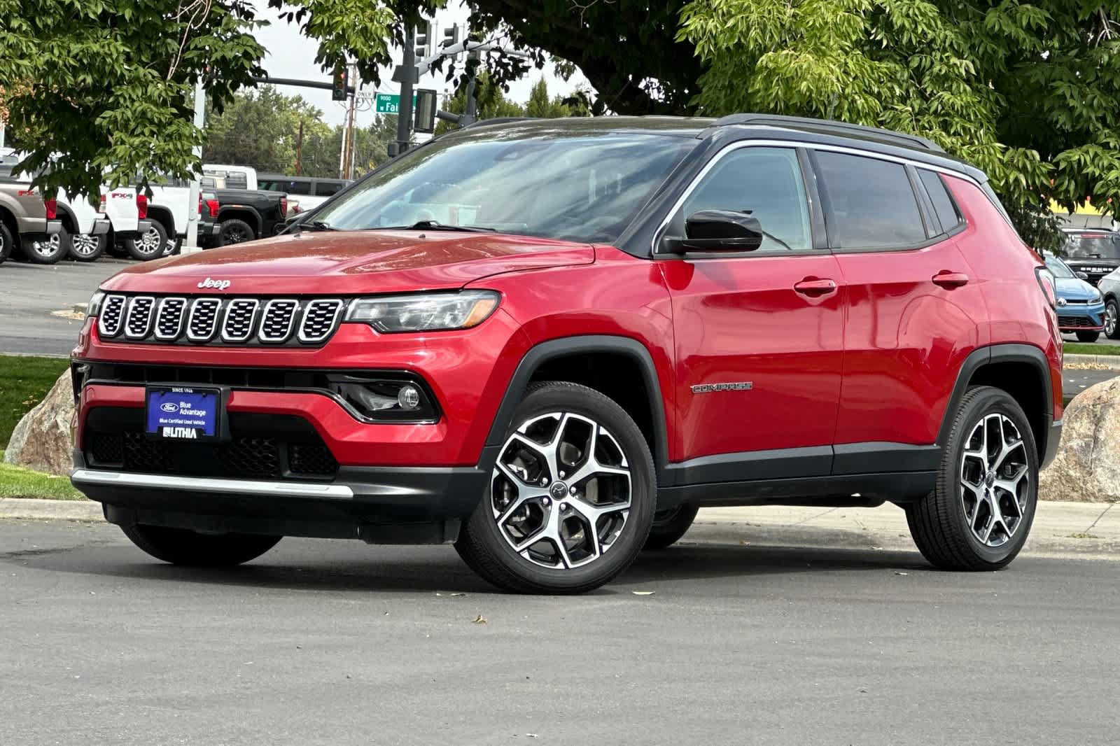 Used 2025 Jeep Compass Limited AWD/4WD image 1