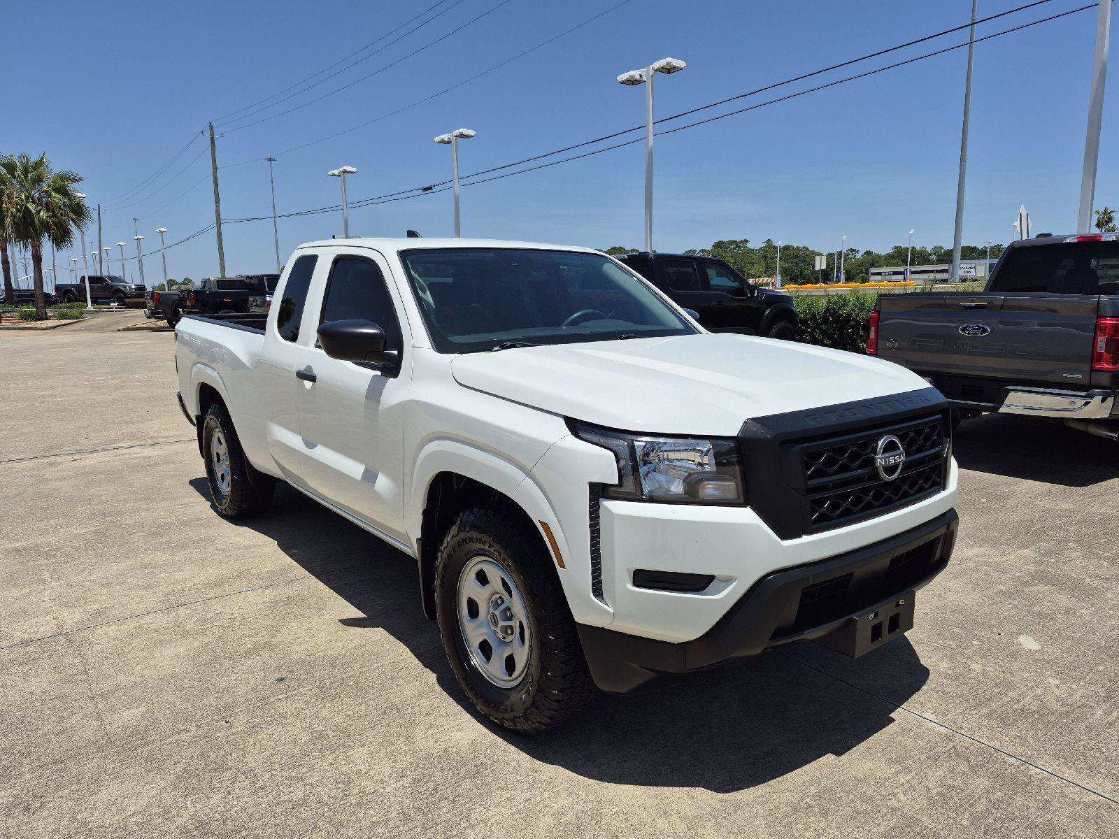 Used 2023 Nissan Frontier S w/ Technology Package RWD image 14