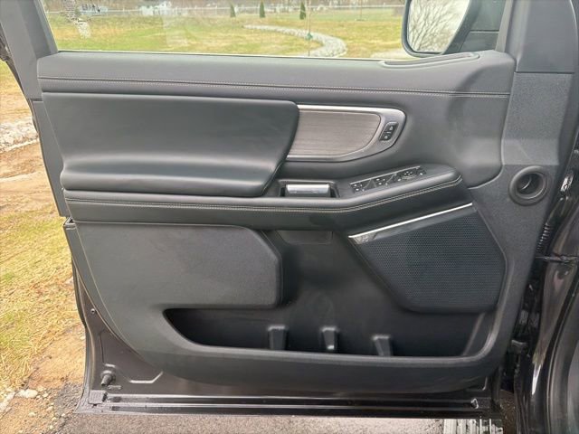 Certified 2025 Ford Expedition Max Platinum w/ Driver's Package image 32