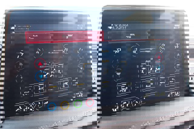 Used 2021 GMC Yukon SLT w/ SLT Luxury Plus Package image 32