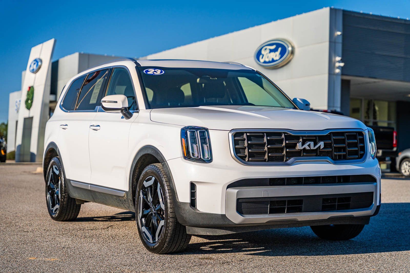 Used 2023 Kia Telluride S w/ S Sunroof Package image 1