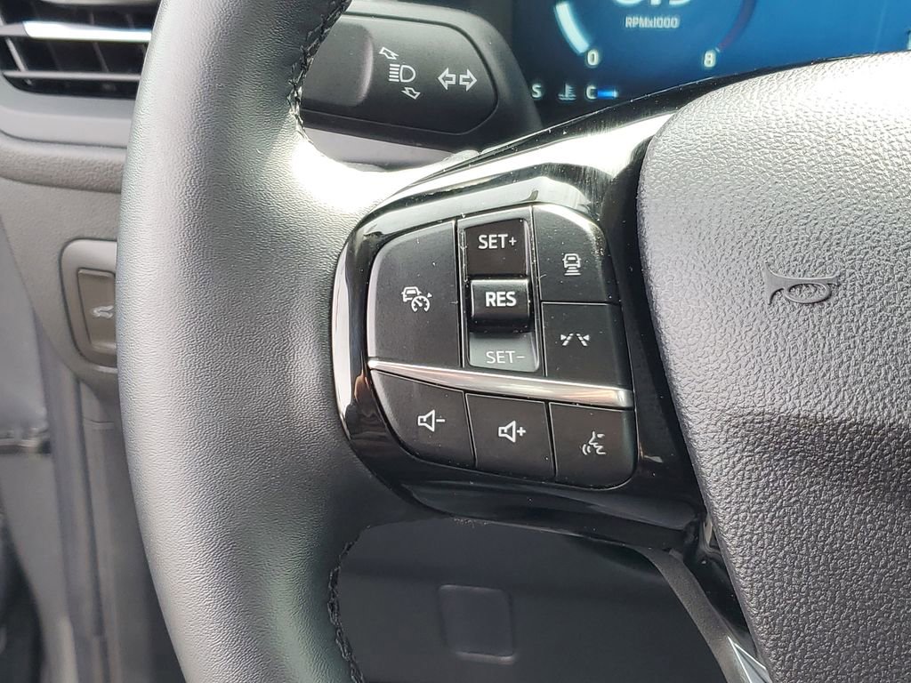 Certified 2025 Ford Escape Platinum AWD/4WD image 16
