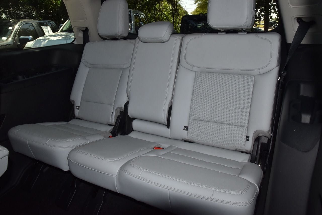 Certified 2025 Ford Expedition Platinum AWD/4WD image 15