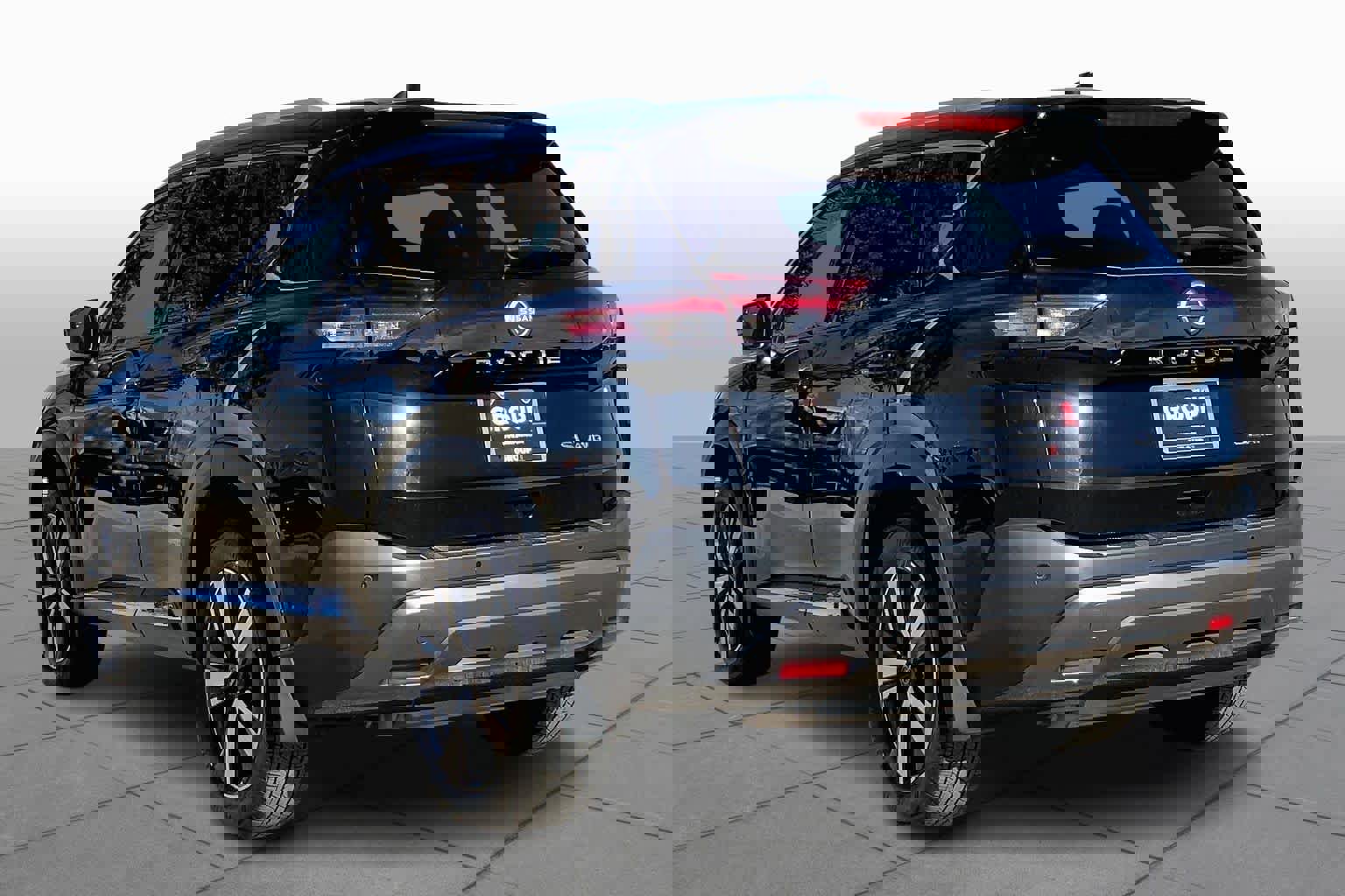 Used 2023 Nissan Rogue SL w/ SL Premium Package image 11