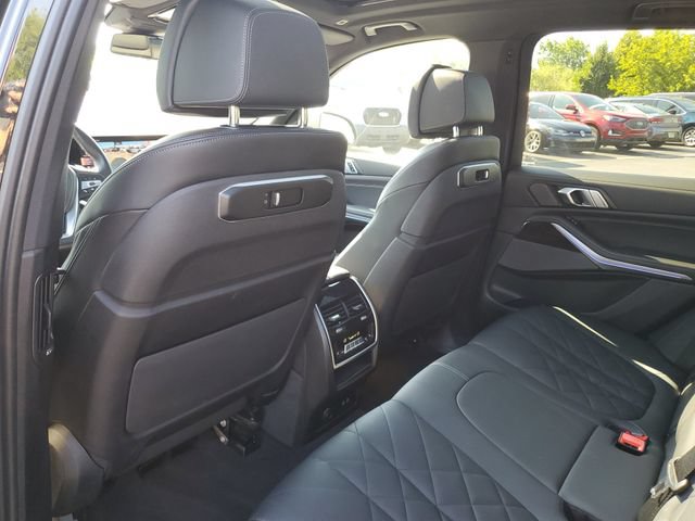 Used 2024 BMW X5 xDrive50e AWD/4WD image 36