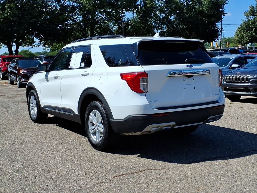 Certified 2023 Ford Explorer XLT w/ Equipment Group 202A AWD/4WD image 3