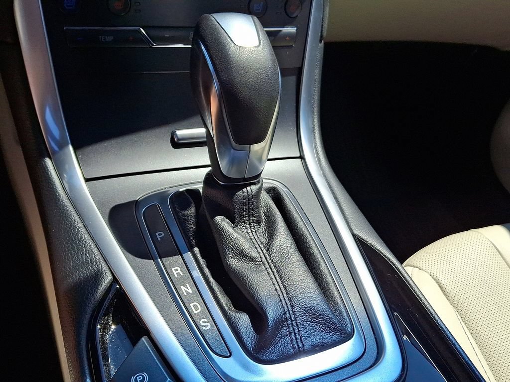 Certified 2018 Ford Edge Titanium w/ Equipment Group 301A AWD/4WD image 15