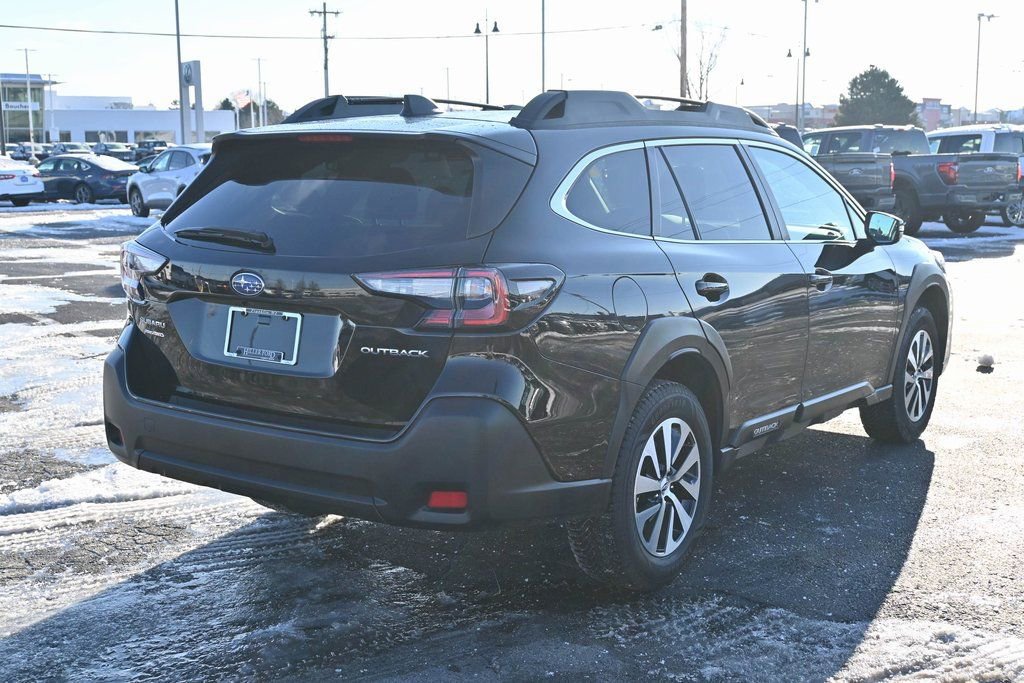 Used 2024 Subaru Outback Premium AWD/4WD image 9