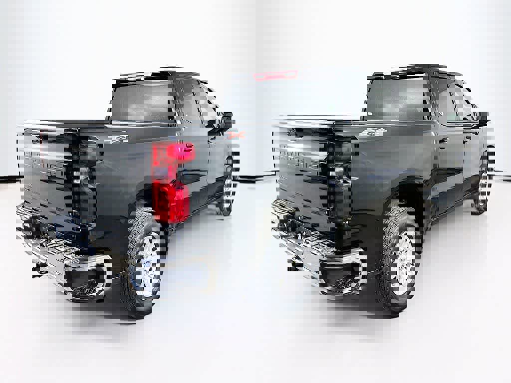 Used 2025 Chevrolet Silverado 1500 LT image 5