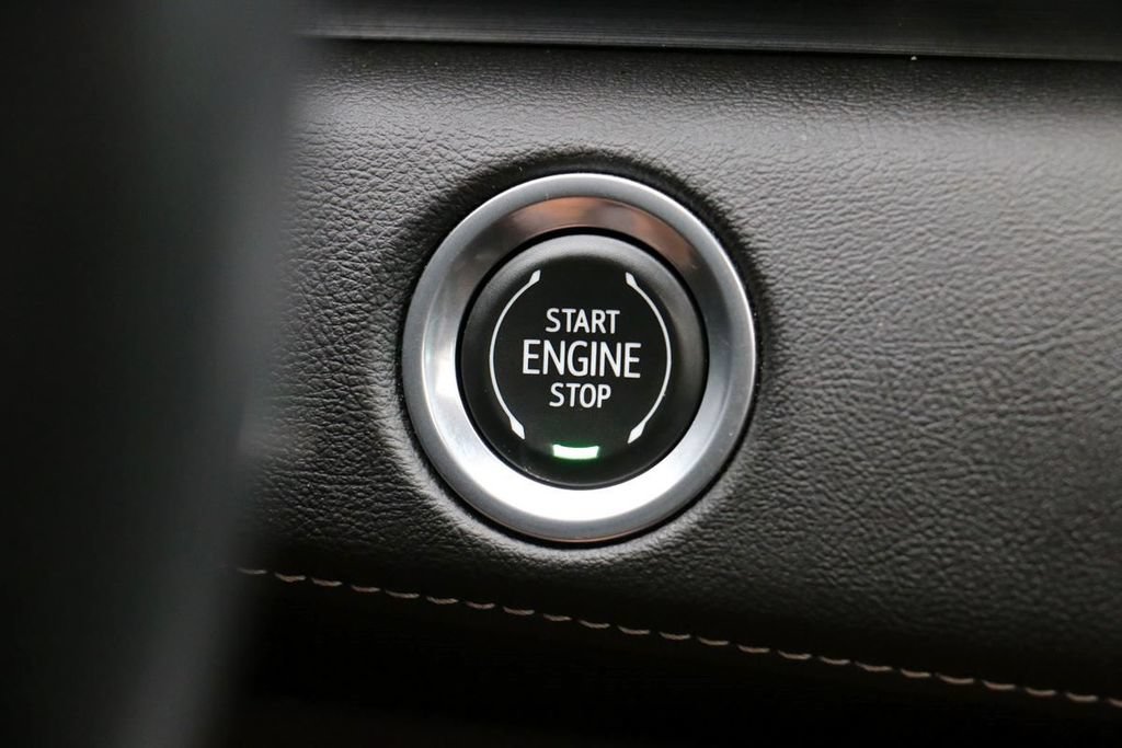 Used 2023 Cadillac Escalade Sport w/ LPO, ONYX Package AWD/4WD image 15