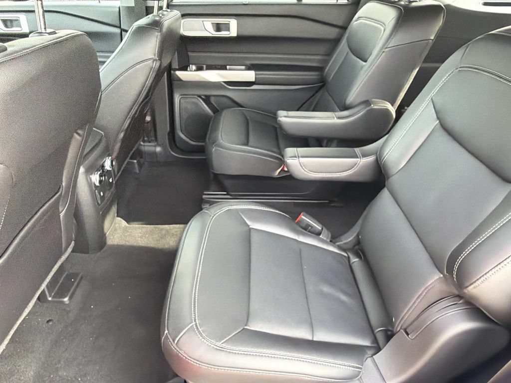 Certified 2023 Ford Explorer Limited w/ Equipment Group 301A AWD/4WD image 14