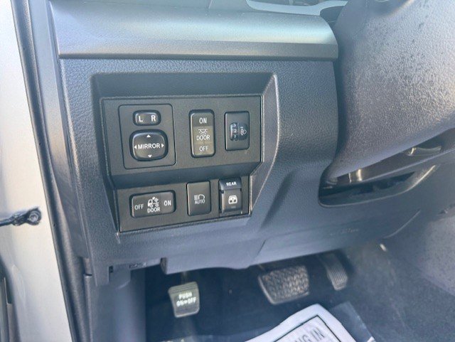 Used 2018 Toyota Tundra SR5 w/ SR5 Upgrade Package AWD/4WD image 14