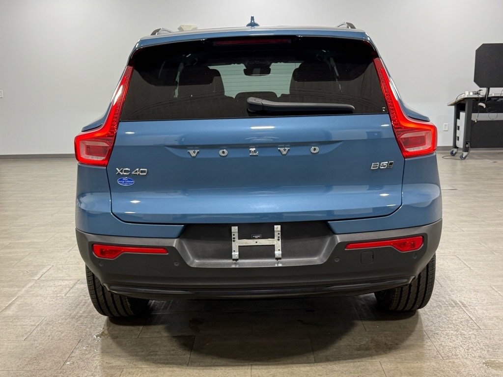 Used 2023 Volvo XC40 B5 Plus w/ Protection Package Premier image 5