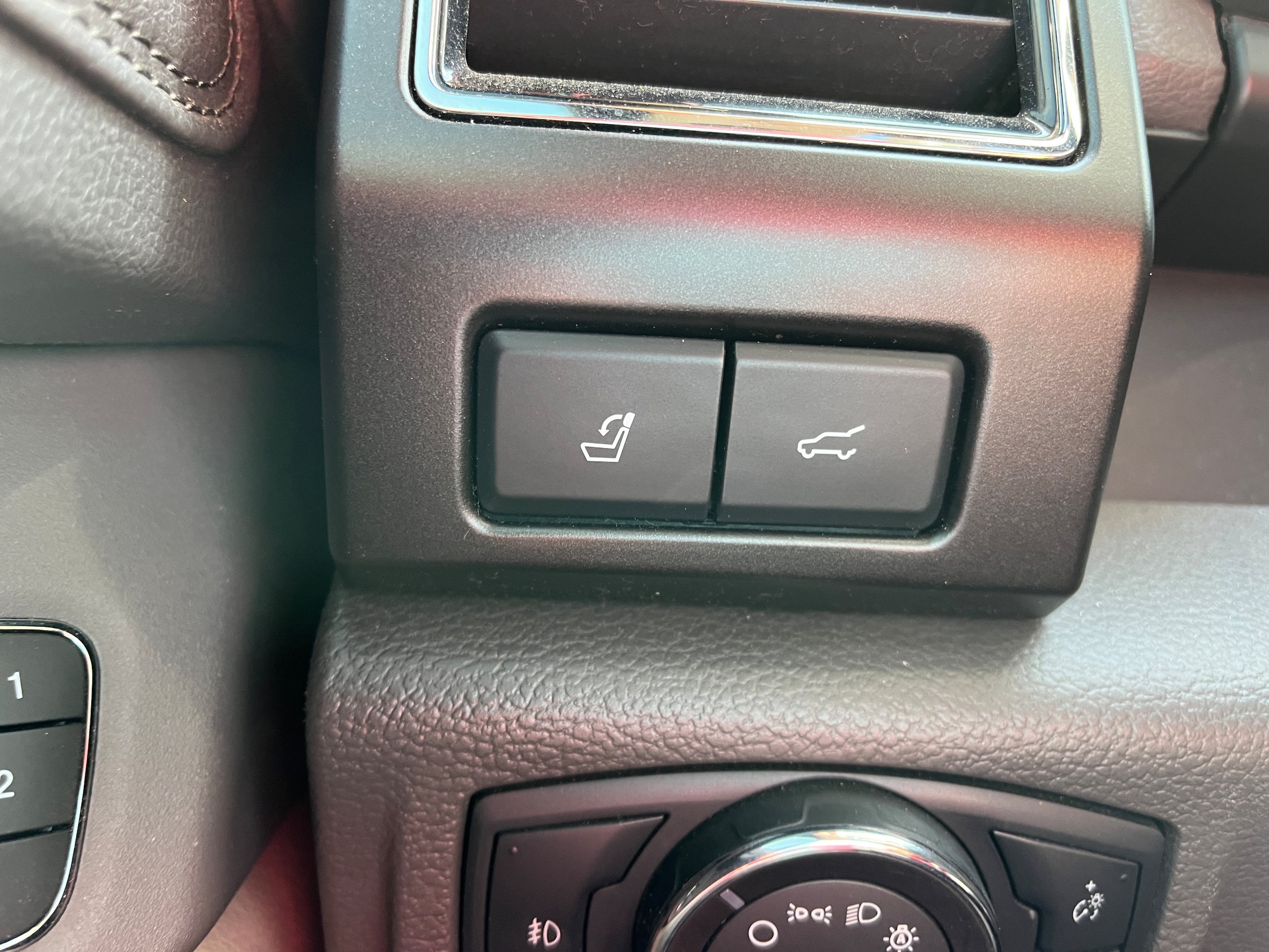 Certified 2019 Ford Expedition Limited w/ Equipment Group 301A AWD/4WD image 22