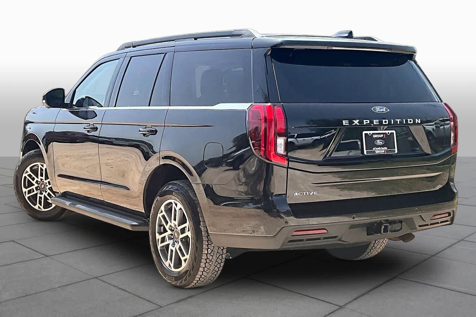 Certified 2025 Ford Expedition Active AWD/4WD image 6