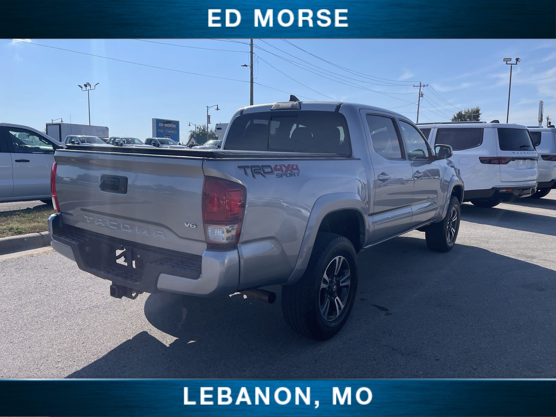 Used 2017 Toyota Tacoma TRD Sport w/ Tow Package (A/T) AWD/4WD image 8