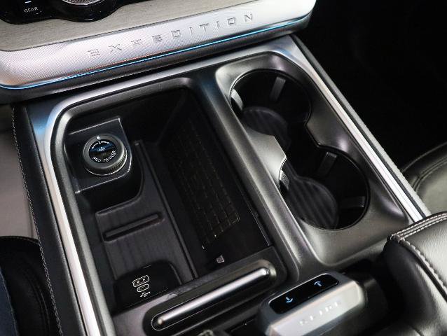 Certified 2025 Ford Expedition Platinum w/ Driver's Package AWD/4WD image 16