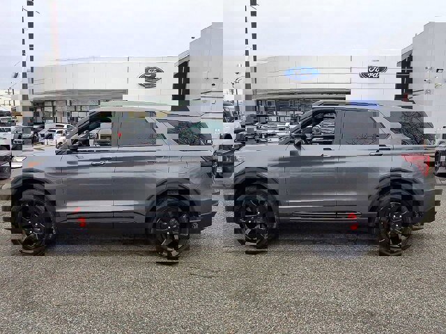 Certified 2022 Ford Explorer ST w/ Equipment Group 401A image 3