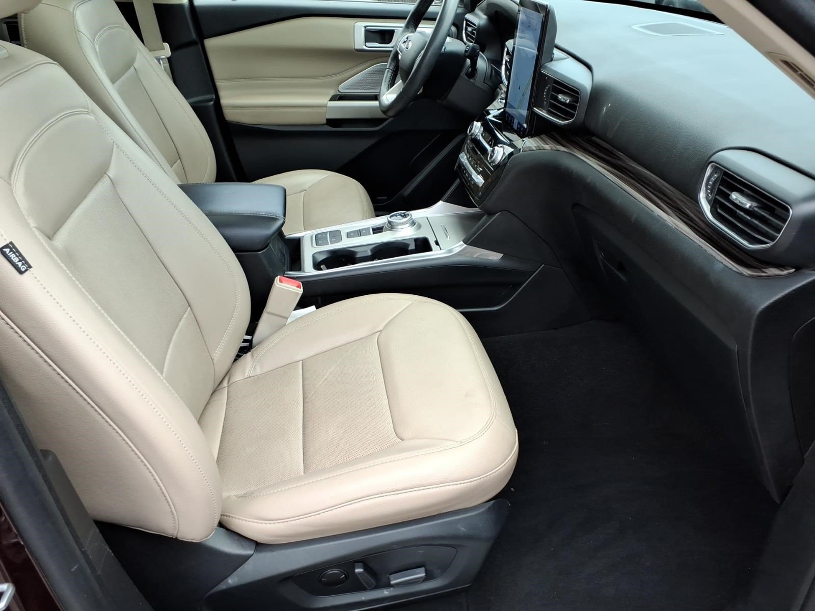 Certified 2023 Ford Explorer Limited w/ Limited Technology Package RWD image 16
