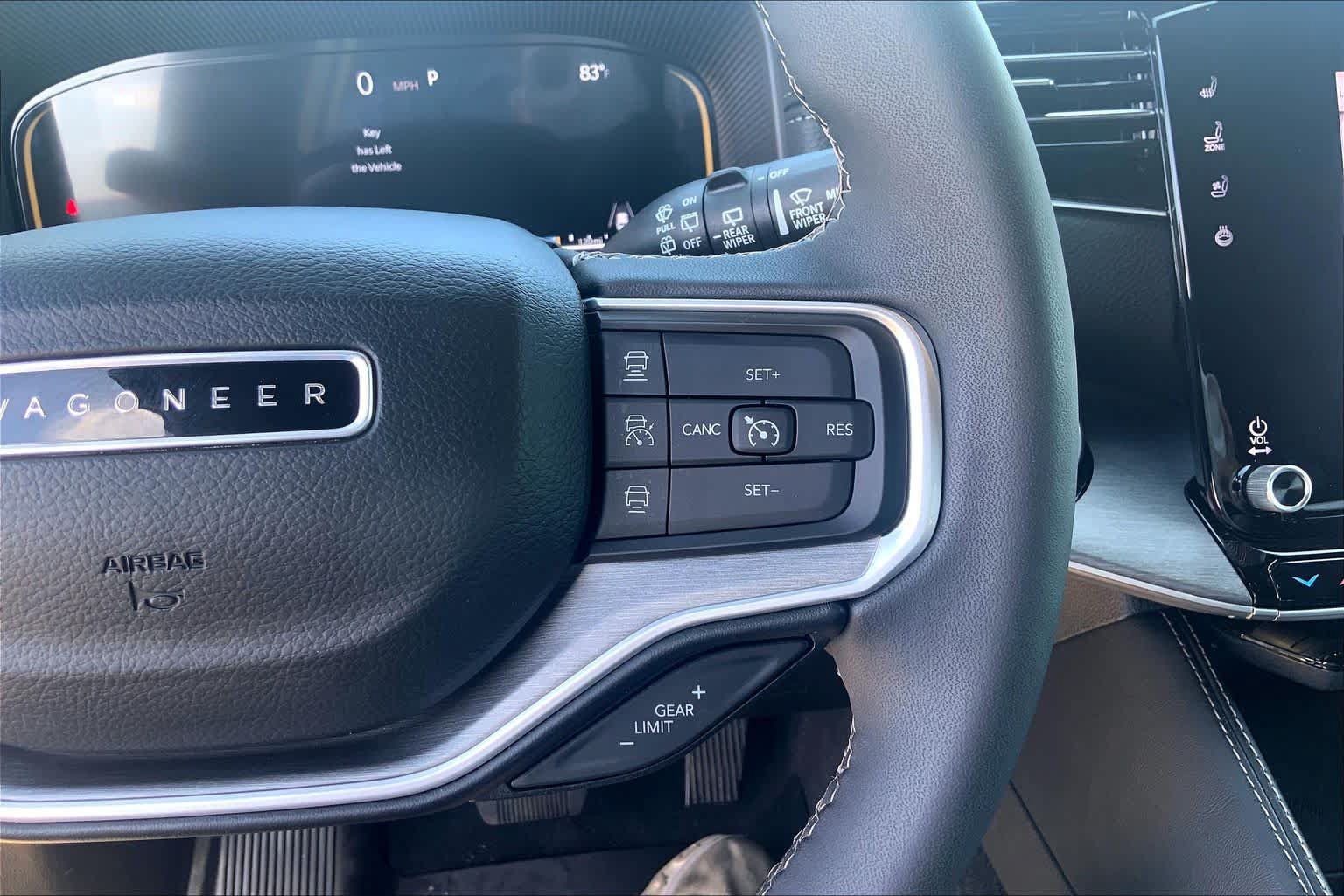 Used 2025 Jeep Wagoneer Series II AWD/4WD image 25