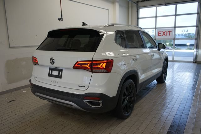 Used 2022 Volkswagen Taos SE w/ Panoramic Sunroof Package AWD/4WD image 14