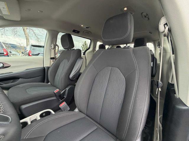 Used 2023 Chrysler Voyager LX image 11