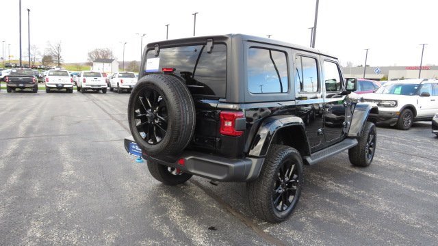 Used 2023 Jeep Wrangler Unlimited Sahara w/ Cold Weather Group image 7