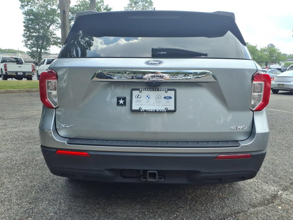 Certified 2023 Ford Explorer XLT w/ Class IV Trailer Tow Package AWD/4WD image 3
