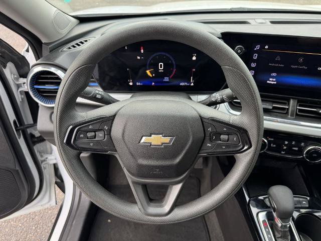 Used 2025 Chevrolet Trax LT FWD image 19