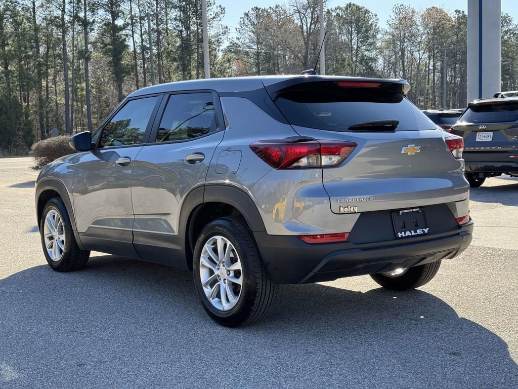 Used 2024 Chevrolet TrailBlazer LS image 2