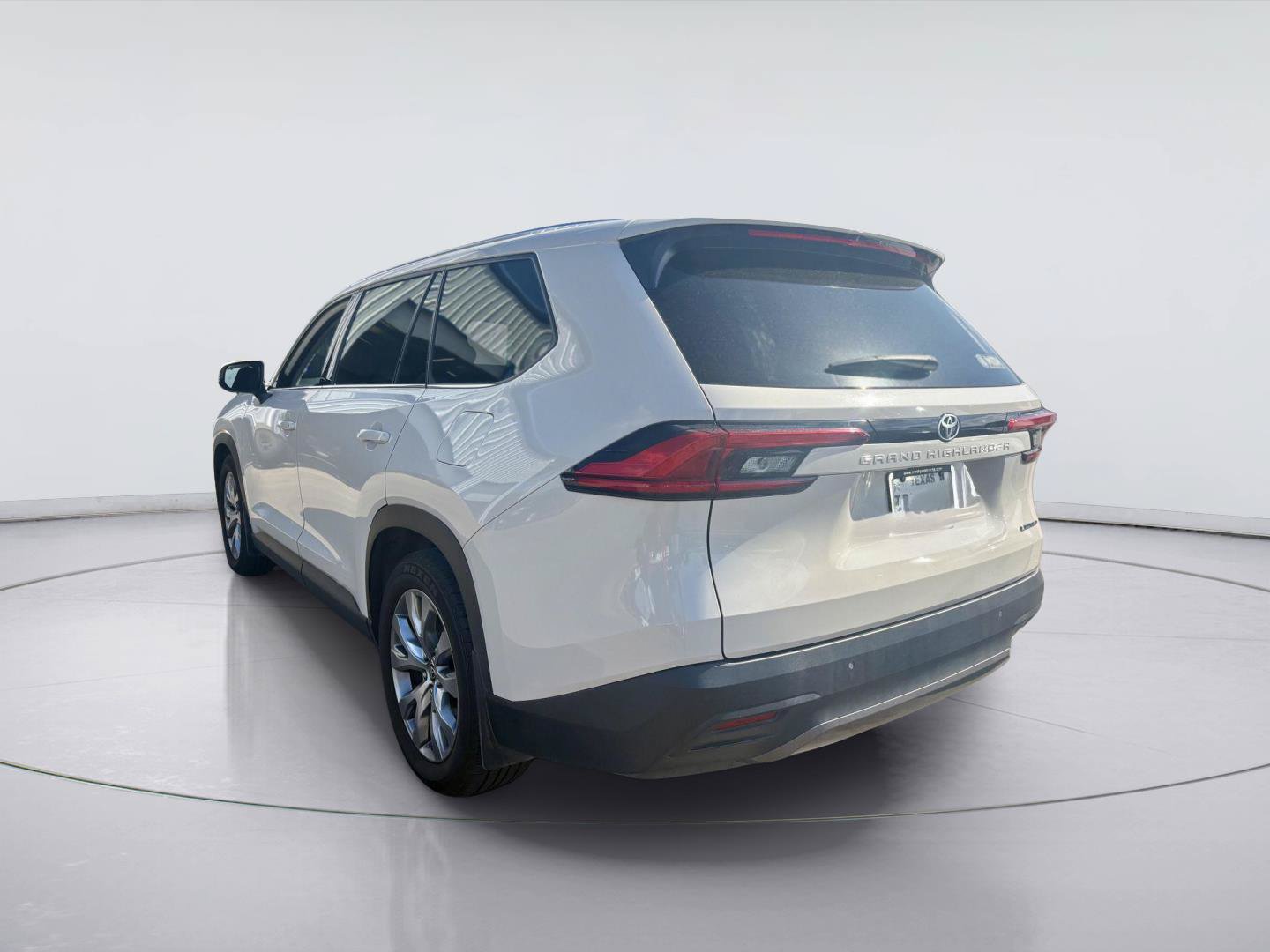 Used 2024 Toyota Grand Highlander FWD image 7