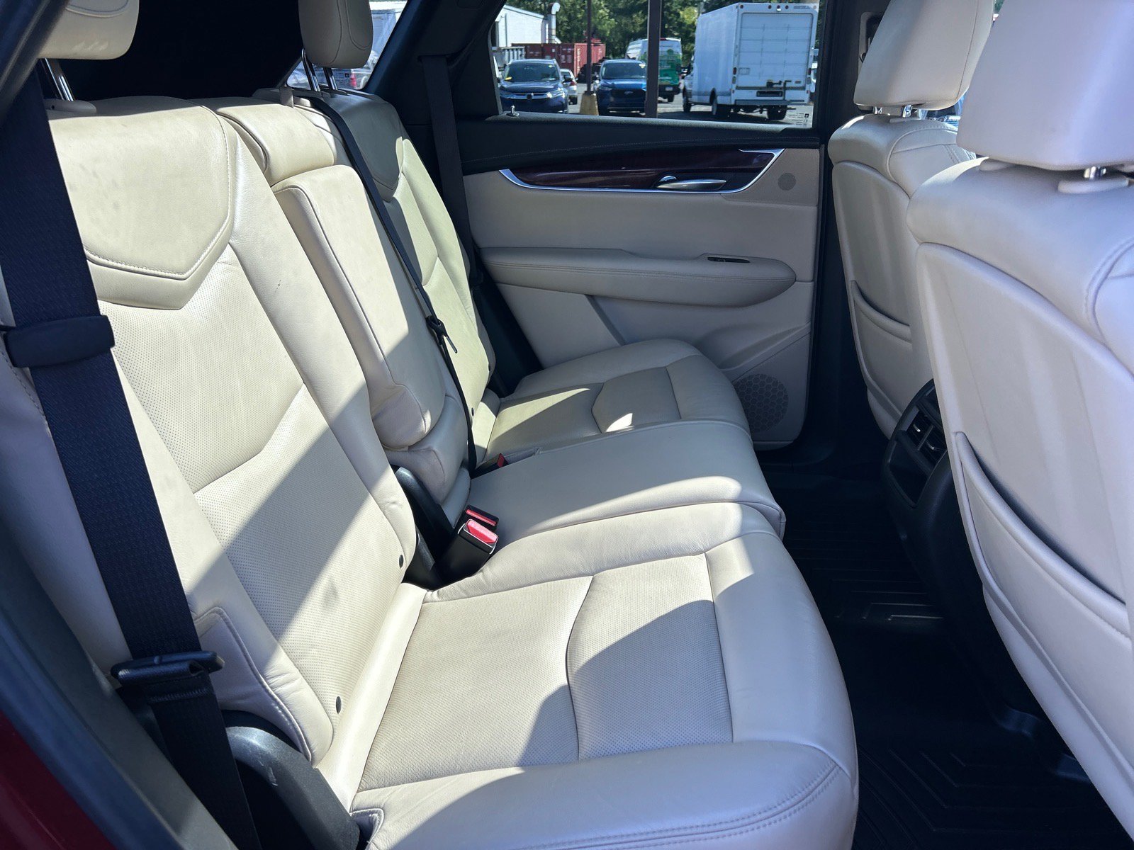 Used 2017 Cadillac XT5 Luxury w/ Driver Awareness Package AWD/4WD image 21