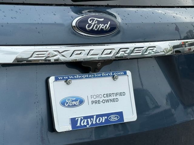 Certified 2018 Ford Explorer XLT w/ Equipment Group 202A FWD image 30