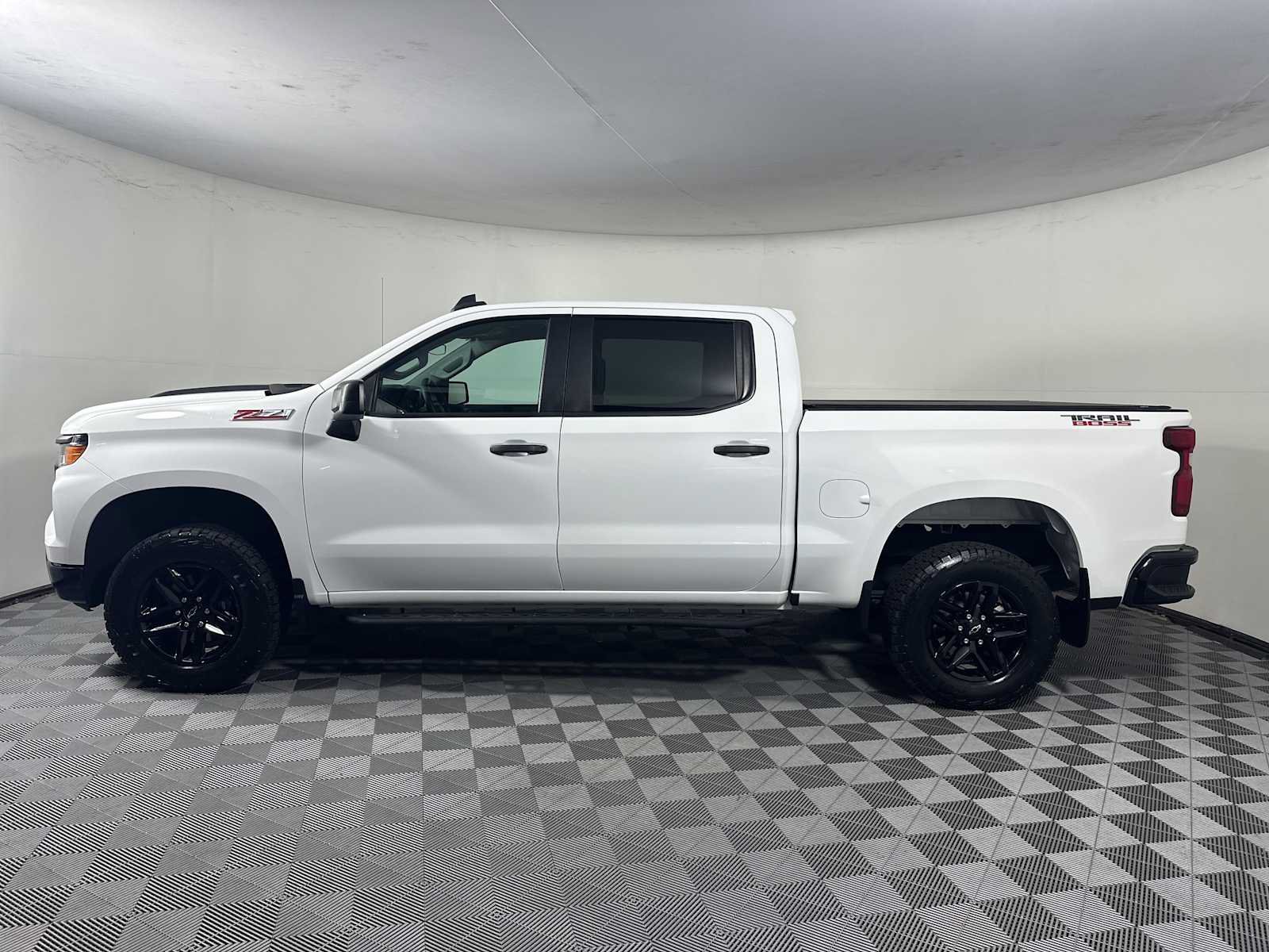 Used 2022 Chevrolet Silverado 1500 Custom Trail Boss AWD/4WD image 7