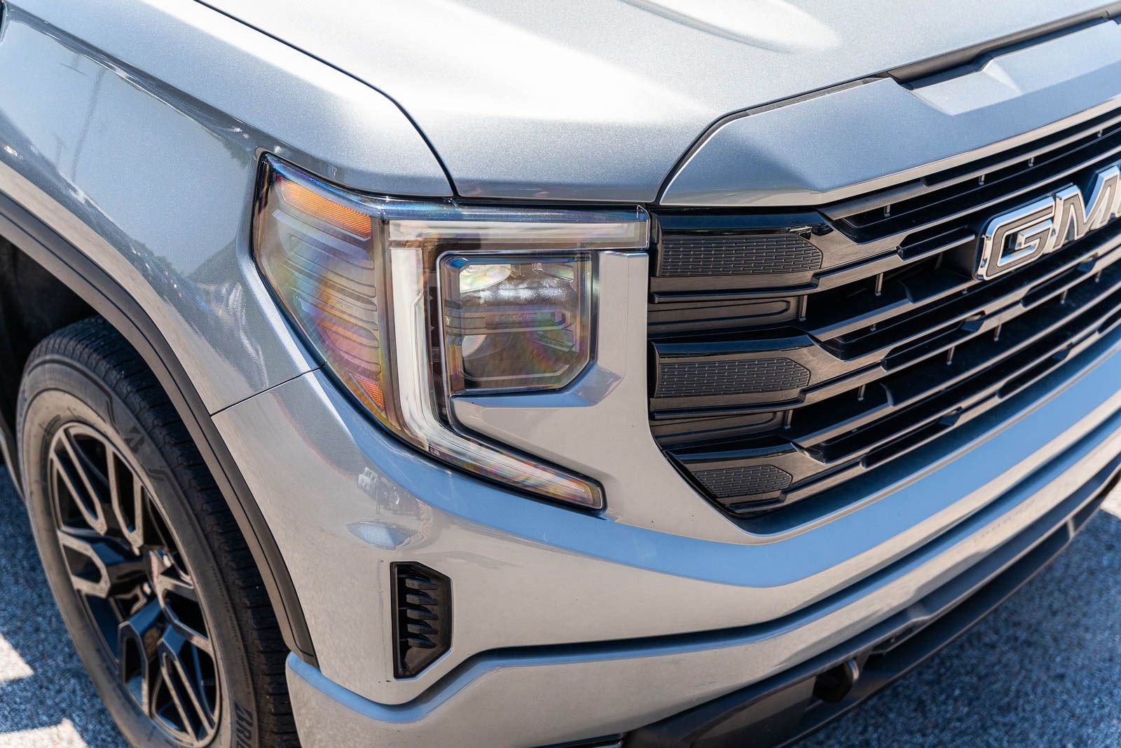 Used 2023 GMC Sierra 1500 Elevation AWD/4WD image 10