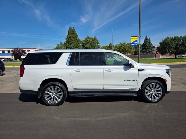 Used 2023 GMC Yukon XL Denali w/ Advanced Technology Package AWD/4WD image 9