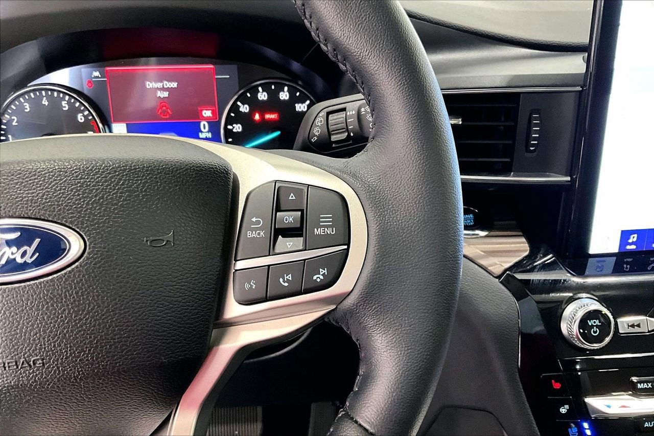 Certified 2024 Ford Explorer Limited w/ Limited Technology Package image 23